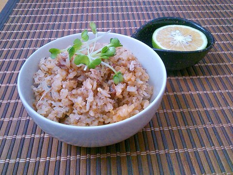 かぼすをギュッとサンマと大根の炊き込みご飯